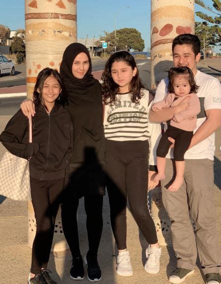 Aktres fiza abdul halim menerima kecaman kerana dikatakan mengenakan solekan sewaktu kredit foto: Kongsi Foto Percutian, Ramai Tertarik Tengok Wajah Cantik ...