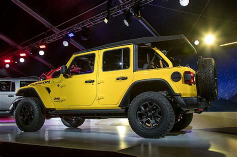 Flame red is one of our favorites due to its slightly darker look that is subtle, yet commanding when worn proudly on a wrangler. 2021 Jeep Wrangler Colors Unlimited Sport Jl 4xe News ...