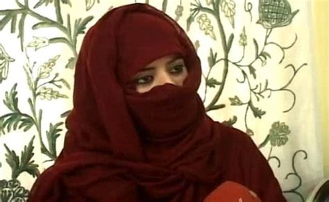 Kashmiri Women Break Social Taboos Divorce Their Drug Addict Husbands कश्‍मीर से ‘नई खबर