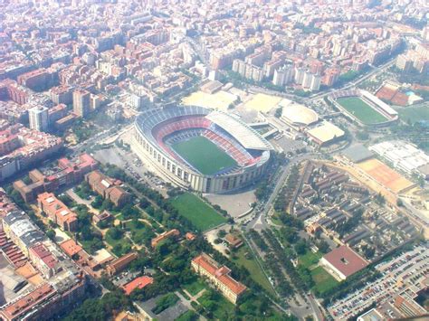 Statt einem blick von oben, gibt es diesmal fotos „von unten … noch mehr bilder und unser video von barcelona findest du im beitrag „barcelona bewegt: Bild "Stadion des FC Barcelona - von oben gesehen" zu Camp ...