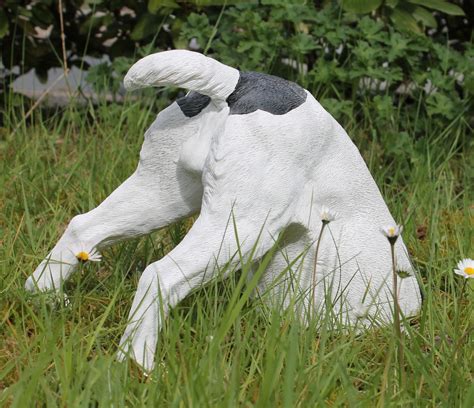 Hunde Figur Jack Russel grabend Halber Hund Russel Terrier 