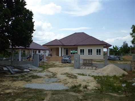 Bagian dinding luar rumah adalah bagian pertama yang akan dilihat oleh orang sebelum memasuki sebagai referensi, berikut ini daftar warna cat dinding luar rumah terkini yang dapat membuat rumah. RumahkuSyurgaku...: Rumah terkini pasang 'awning'
