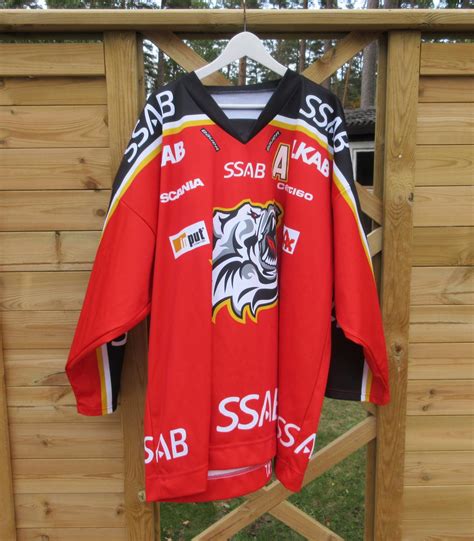 24 august 2021 • 21:11 7 minutes ago swisshockeynews.ch. LULEÅ HOCKEY TRÖJA XXL I OANVÄNT SKICK SANDSTRÖ ...