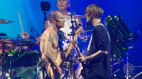 Dark Necessities Red Hot Chili Peppers Live Hd 2016 Youtube