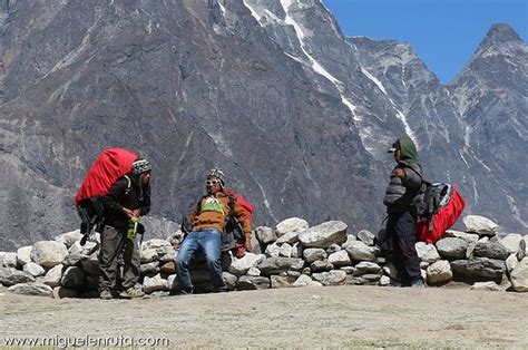 Sherpas El Pueblo De Los Himalayas En Nepal