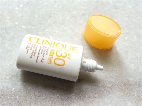 Clinique Spf 30 Mineral Sunscreen Fluid For Face Review Swatch