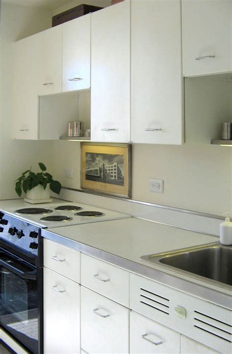 Find a cabinet maker in gold coast, queensland on houzz if you know what you want and are ready to take the next step, scroll through this page to find joinery and cabinet makers in gold coast, queensland. gold coast in town | Kitchen cabinets, Home decor, Kitchen