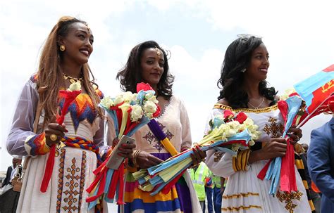 Photos First Ethiopia Eritrea Flight In 20 Years — Quartz Africa