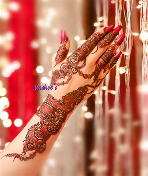 Kashee's mehndi is not only for the bride's but also for teenager girls. Latest Mehndi designs by Kashee Artist 2020 in 2020 ...