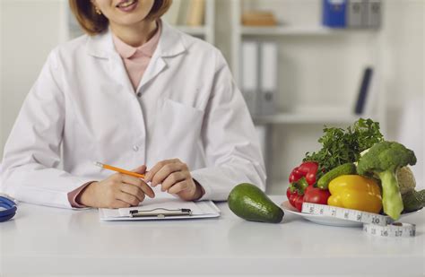 Dietitian vs Nutritionist: How Are They Different