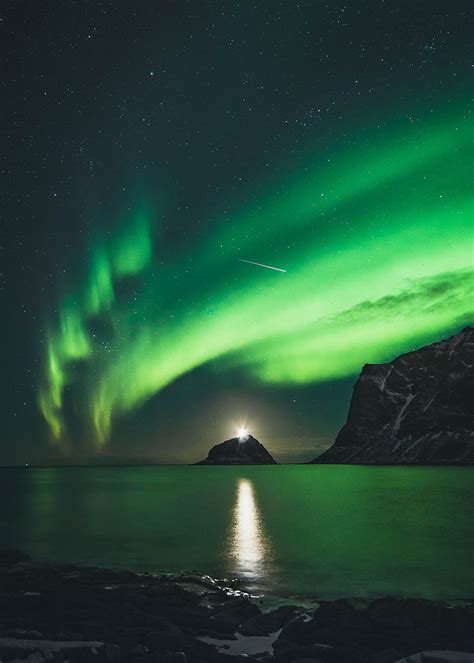 Northern Lights Over Lofotes Norway Mountains Town Island Sea