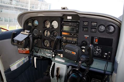 The simkits range now contains every gauge you need for a full ifr 172sp panel. Cessna 172 Skyhawk - Price, Specs, Cost, Photos, Interior ...