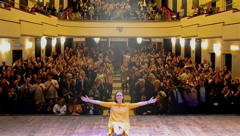 322 follower, 11 seguiti, 9072 pin di aurora leone | amo la danza, la musica. Standing ovation per Aurora Leone nella sua Caserta: oltre ...