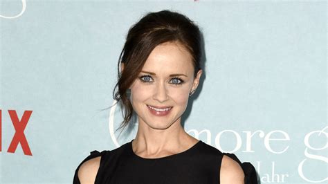 Alexis Bledel Secretly Dated Pretty Much Everyone In The Gilmore Girls Cast