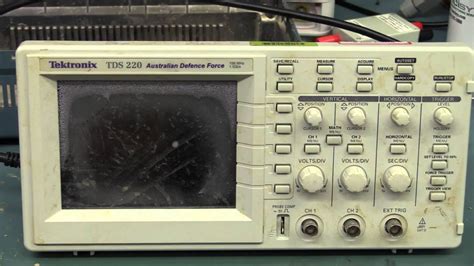 The tds210 is a 60 mhz, 2 channel digital oscilloscope from tektronix. EEVBLOG #690 - TDS220 OSCILLOSCOPE AUTOPSY