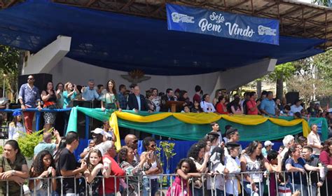 Fotos do Desfile Cívico de 7 de Setembro em Manhuaçu JM1 Jornal das