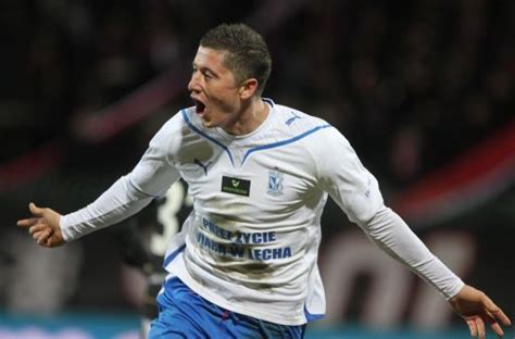 Z całym szacunkiem dla roberta, ale on nie jest wart 7 mln euro. Robert Lewandowski (Lech Poznań) - Ekstraklasa - WP.PL