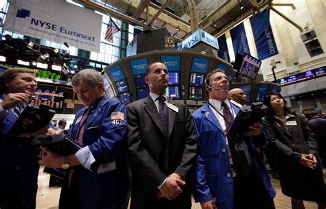 Traders Work On The Floor Of The New York Stock Exchange Lindigné Du