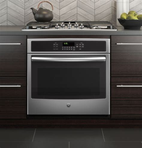 The oven cabinet is a standard part of any flat pack kitchen. GE® 30" Built-In Single Convection Wall Oven | JT5000SFSS ...