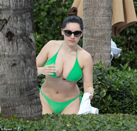 Kelly Brook Puts Her Break Up Behind Her As She Heads To Miami