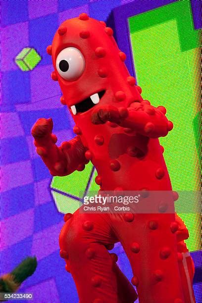 muno of yo gabba gabba photos and premium high res pictures getty images
