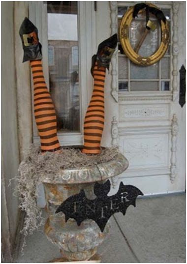 How To Create Fantastic Halloween Displays Using Mannequins And