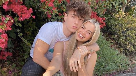 there are a lot of signs that bryce hall and addison rae are getting back together