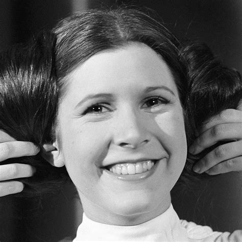 The Sweetest Photos Of Carrie Fisher Behind The Scenes On Star Wars