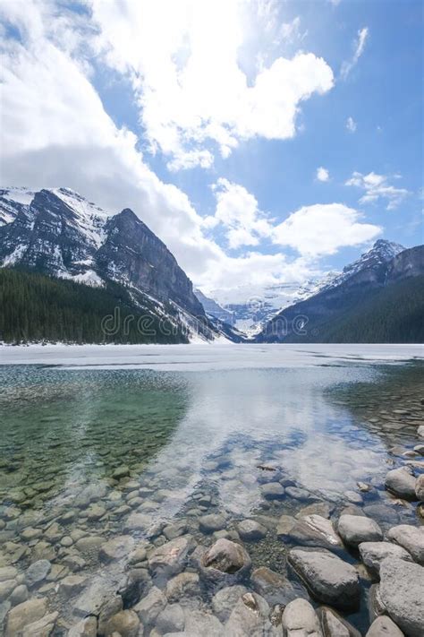 Monte Fairview Parcialmente Congelado Lago Louise Banff Parque Nacional