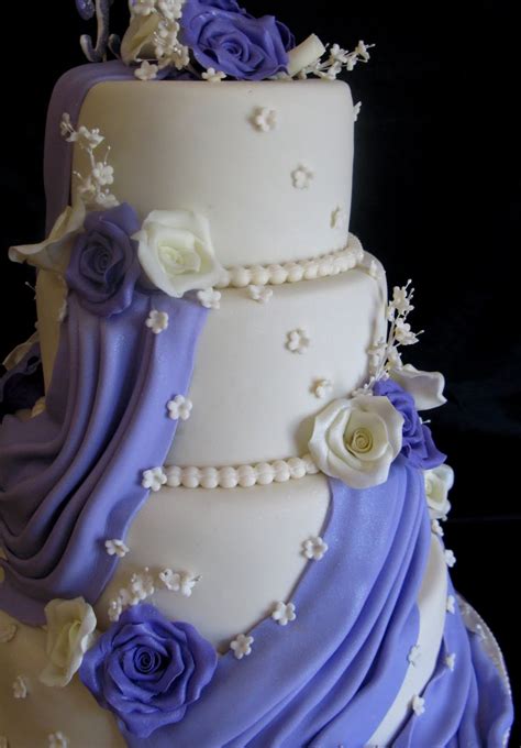 Sugarcraft By Soni Three Tier Wedding Cake Roses And Drapes