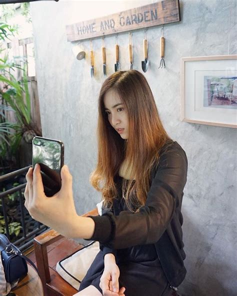 yy 🕊🌿 บน instagram “🖤” selfie mirror scenes mirrors selfies