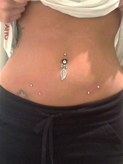 Awesome Belly Button Piercing Ideas That Are Cool Right Now Gravetics Hip Piercings Unique