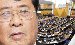 Dari tahun 1969 hingga 1971, majlis gerakan negara (mageran) mentadbir malaysia sebagai ganti kepada kerajaan yang dipilih. Wajah demokrasi: Tiga jam seminggu bersorak dalam Parlimen ...