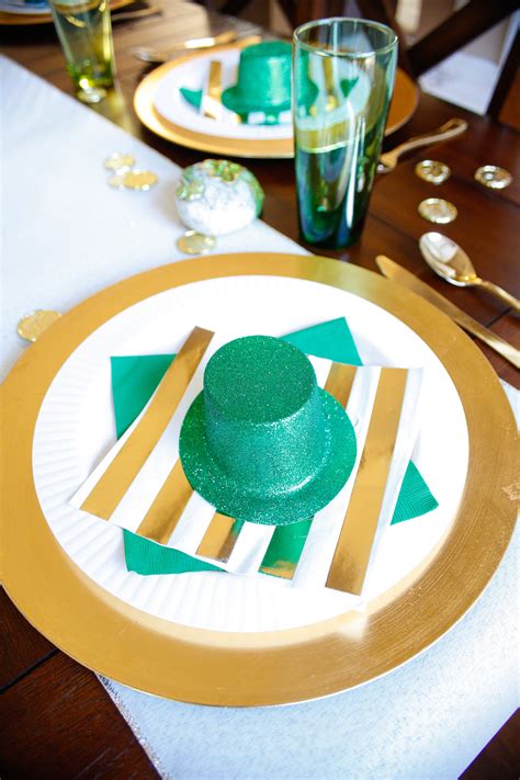 Take a dessert party, for example, if you have more variety of desserts, people will eat less of each and will be satisfied with smaller bites.if you have a dessert party with three cakes and nothing else, you should cut big slices and expect them to be wiped out. St. Patrick's Day Dinner Party Ideas | Jordan's Easy ...