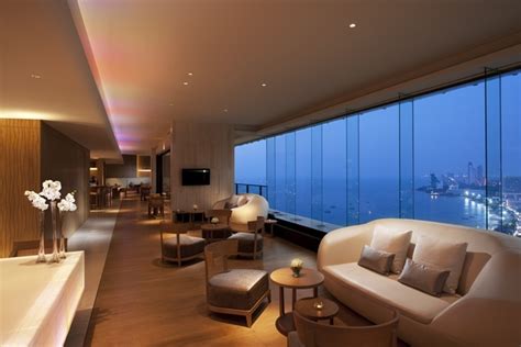 Hilton Pattaya Executive Lounge Tnk Travel