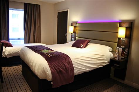 The premier inn manchester airport south features a restaurant and a bar. Side Street Style: Premier Inn Tenby - A mini review