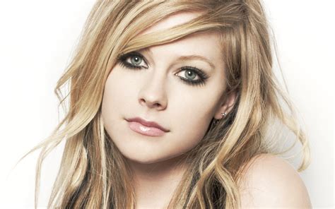 Avril Lavigne Avril Lavigne Wallpaper 31810140 Fanpop