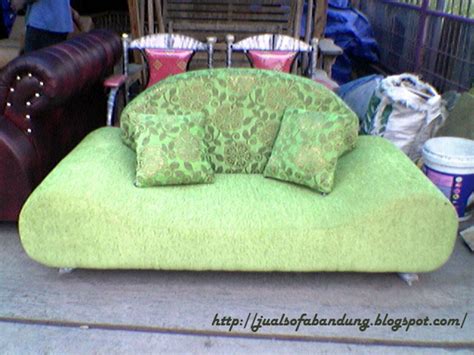 Black finishing mewah dan dibungkus dengan jok warna silver yang yang kalem. Jual Sofa Murah HP : 0896 1474 9219 PIN BBM 7F920827 ...