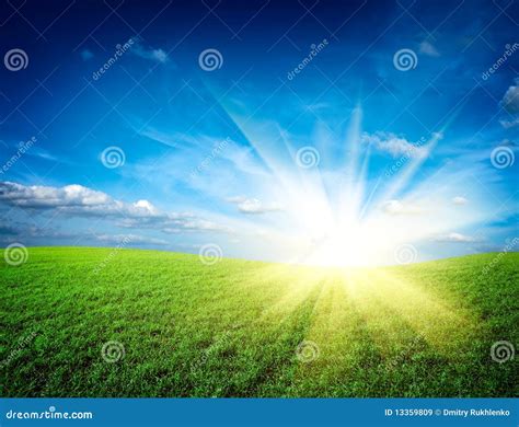 Sunset Sun And Field Of Green Grass Stock Image Image Of Lawn Beam