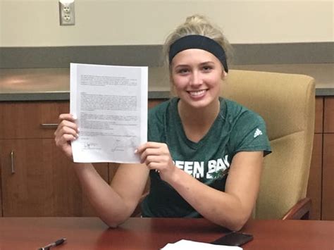 Uwgb Womens Basketball Former Star Jessica Lindstrom Signs Pro Contract