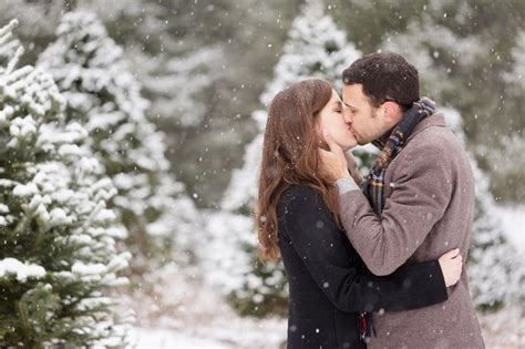 Nice 30 Romantic Winter Photoshoot Ideas For Couple Winter