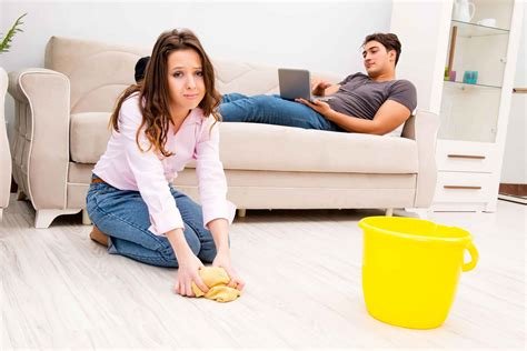 The Real Reason Wives Do More Housework Suzanne Venker