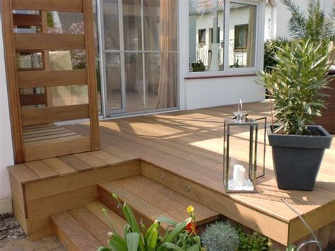 Ähnlich wie parkett schafft es eine natürliche atmosphäre, die ebenso rustikal wie elegant wirken kann. http://www.holz-terrassen.de/images/Bilder/290511/Treppe ...