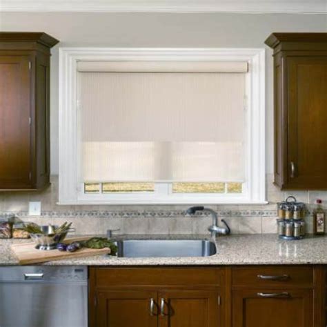 Mucha gente prefiere poner en su cocina, cortinas que solo funcionen en esta habitación, es decir que tengan motivos específicos para este espacio, como. cortina roller cocina - Casa Web