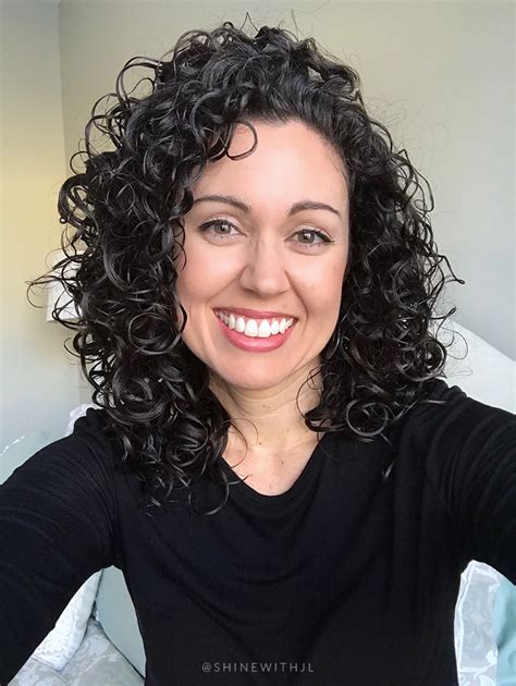 The best thing about this hairstyle for long, curly hair is that it's, like, deceivingly easy to recreate. Simple Curly Girl Styling Routine: Only 3 Products ...