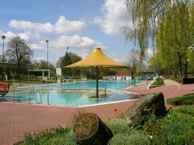 Freibad schleddenhof ei tegutse valdkondades spordiklubid. Sport- und Freizeitbad Schleddenhof - Infos und ...