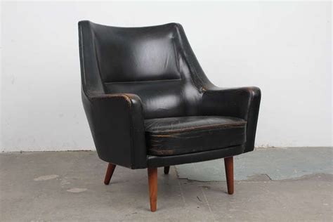 This blog is my way of exploring and honoring this history without spending all of my cash on these beautiful. Black Leather Mid Century Modern Lounge Chair at 1stdibs