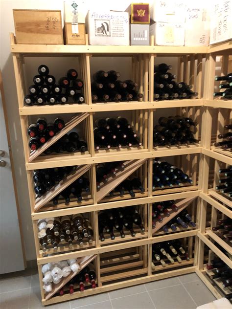 Pour des caves à vin humides, il est conseillé de choisir les étagères à vin en panneau mdf, car ils se gonflent moins rapidement. Rangement bouteilles : Range bouteilles pour cave pour le stockage de bouteilles de vin ...