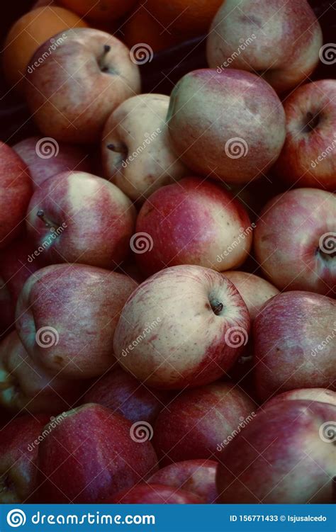 Red apple was approved as part of unicode 6.0 in 2010 and added to emoji 1.0 in 2015. Red Apples In The Market, Healthy Food Stock Image - Image ...