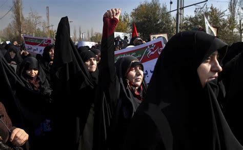 Thousands Hit Irans Streets Protesting Rising Inflation And Unemployment Photos News Firstpost